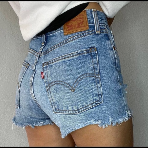 Levi’s denim shorts - Picture 1 of 4